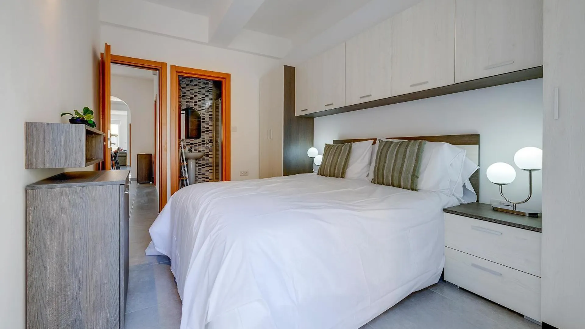 Contemporary 3Br Retreat In Prime Sliema Apartment Malta