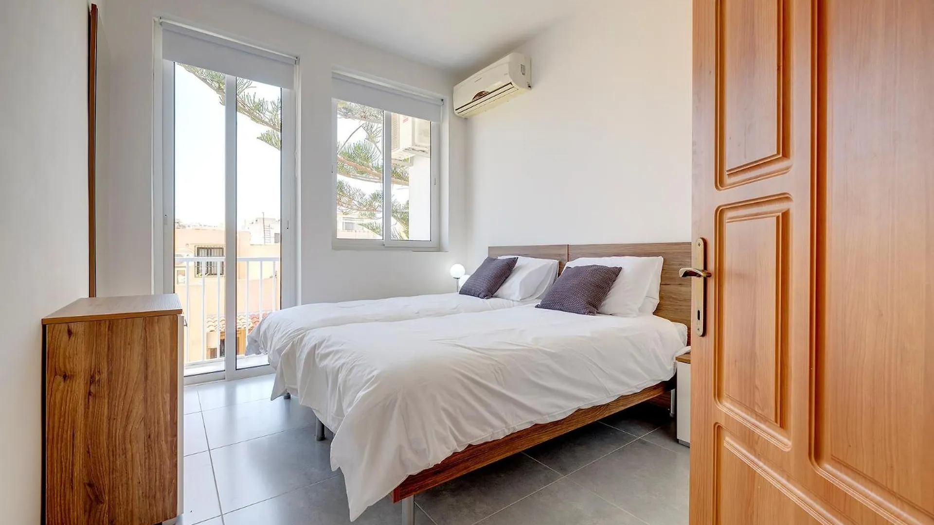 Contemporary 3Br Retreat In Prime Sliema Apartment Malta