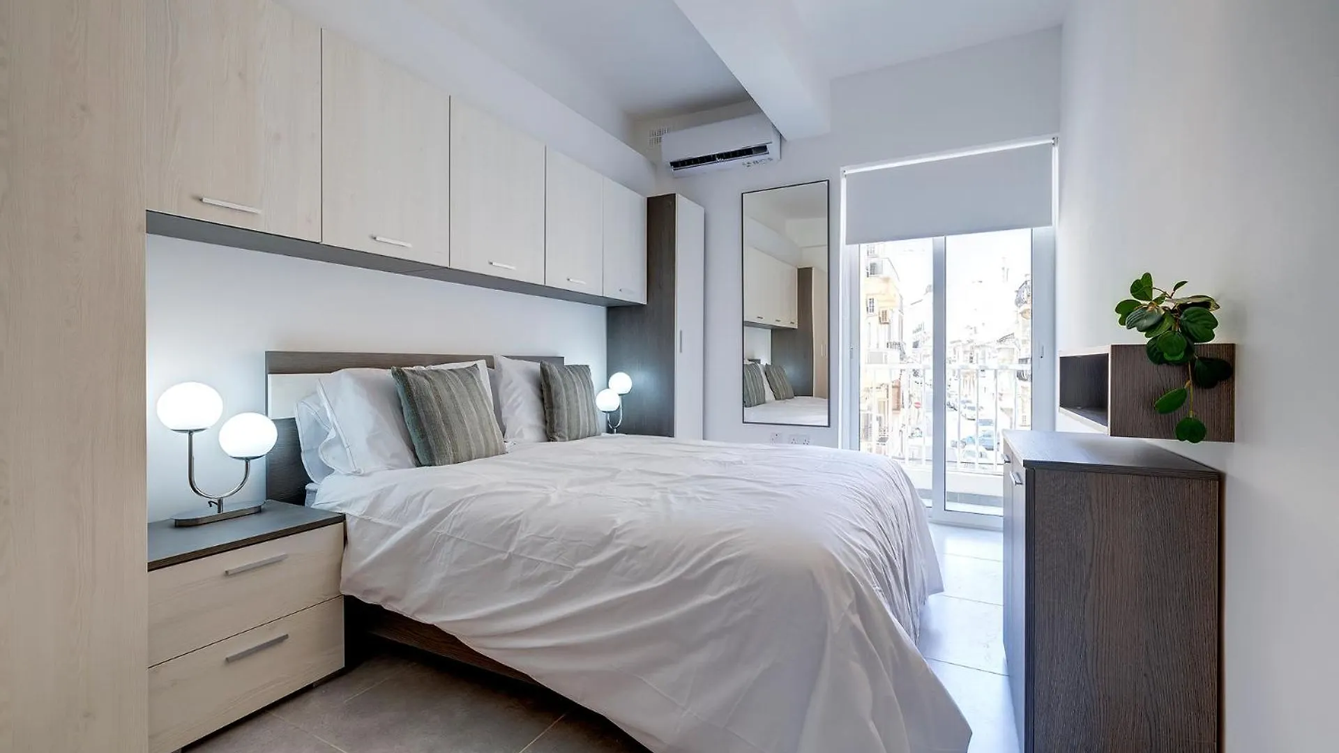 Contemporary 3Br Retreat In Prime Sliema Apartment