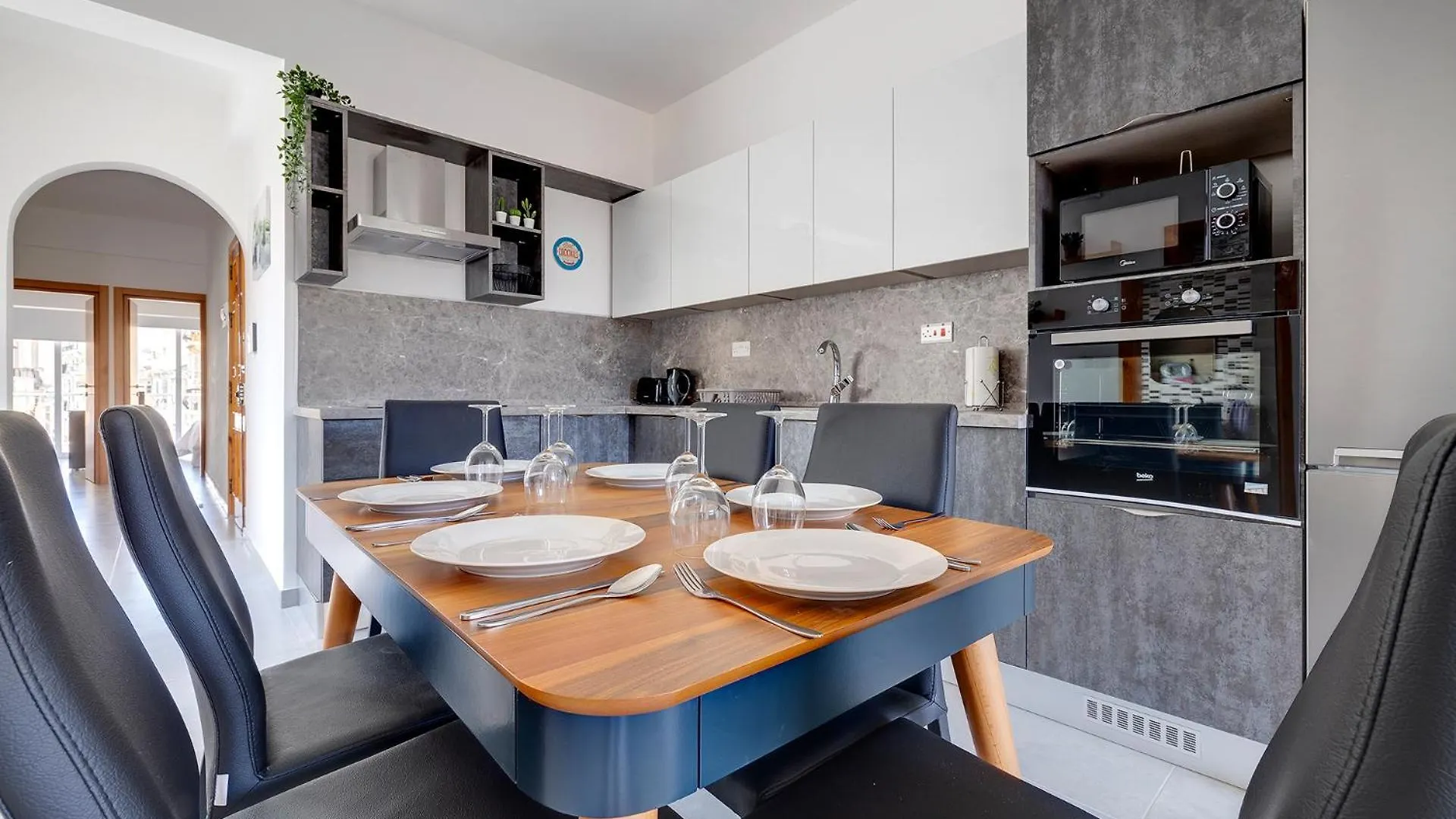 Contemporary 3Br Retreat In Prime Sliema Apartment Malta